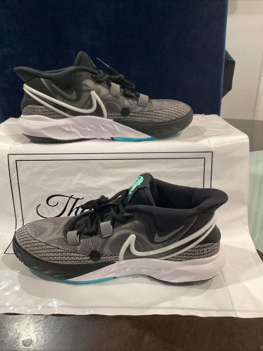 Nike Kyrie 8 Low Orca Basketball KidsSneaker Size 6.5Y/8W NWOB